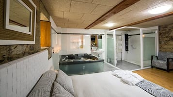 Minibar, escritorio, wifi gratis y ropa de cama