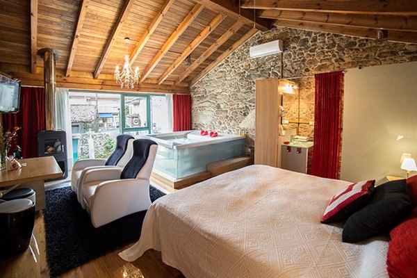 Suite | Minibar, desk, free WiFi, bed sheets