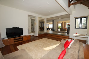 Luxury Villa | Living area | Flat-screen TV - Peter's Beach House (Poste Lafayette)