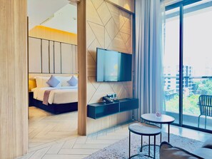 Smart TV, fireplace - One Residence Hotel & Apartment (Phnom Penh)