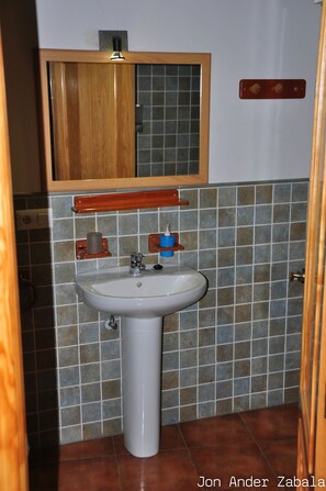 Dusche, kostenlose Toilettenartikel, Haartrockner