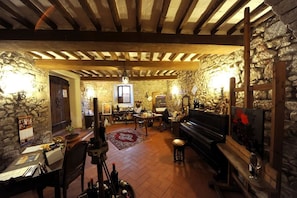 Lobby sitting area - Il Palazzo Boutique B&B (Montalcino)