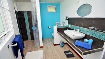 Comfort Chalet, 2 Bedrooms, Beach View, Beachfront | Bathroom | Shower, hair dryer, towels