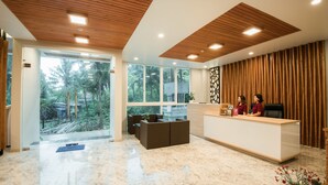Quầy tiếp tân