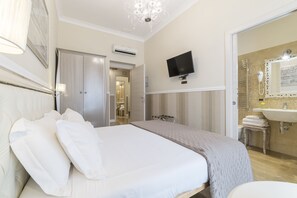 Standard Double Room | Desk, soundproofing, free WiFi - Le Chiavi di Roma (Rome)