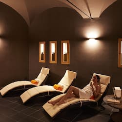 Couples treatment room(s), sauna, hot tub, body treatments, body wraps