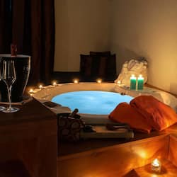 Junior Suite, Jetted Tub | Jetted tub