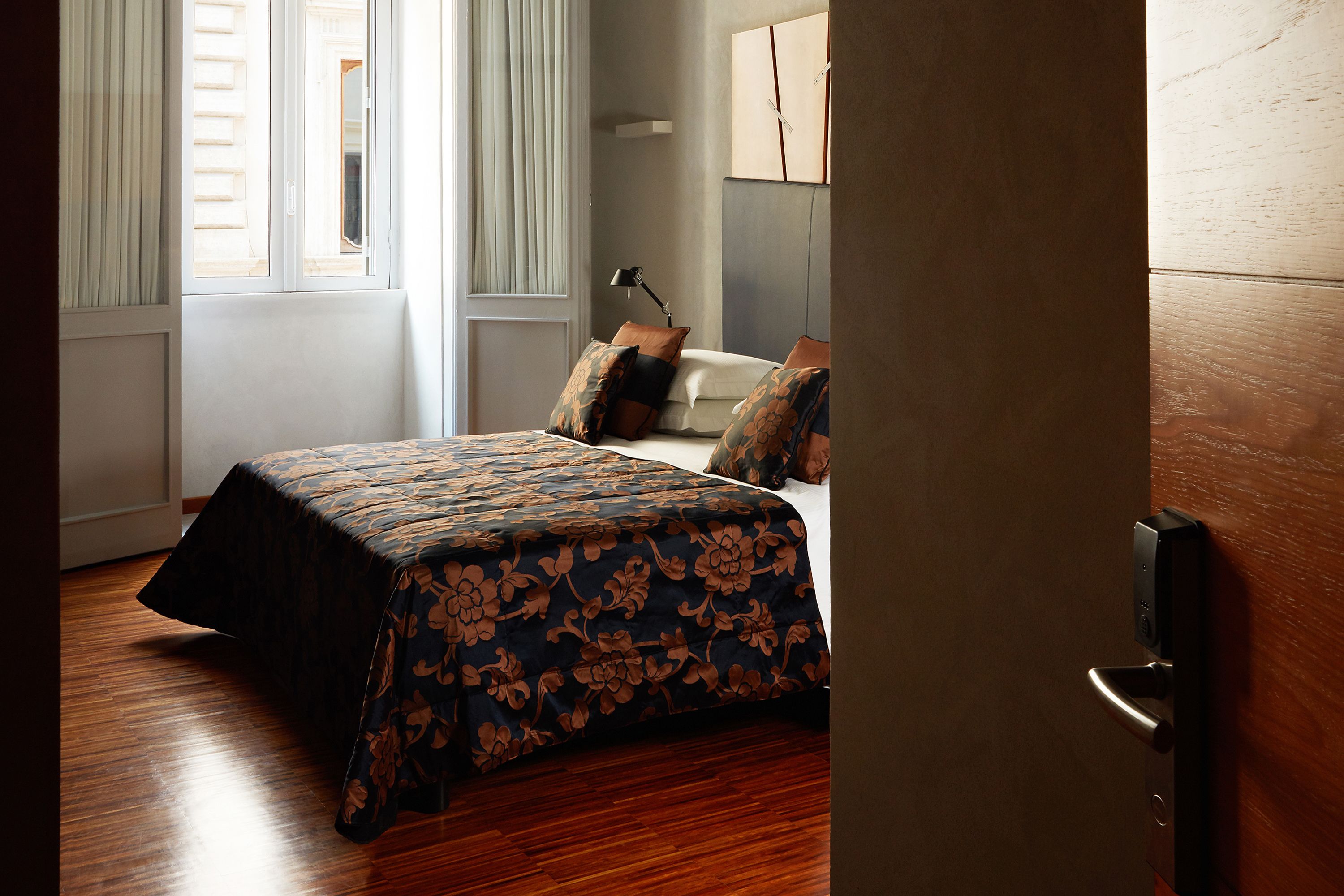 classic double room | in-room safe, desk, blackout curtains, soundproofing