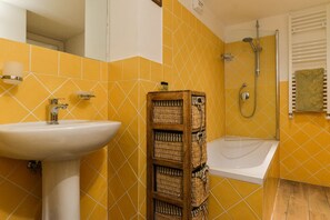 Studio | Room amenity - Spanish Steps Studio Apartment (Rome)