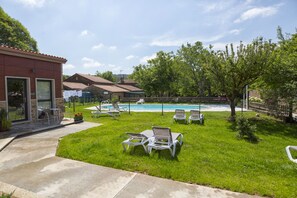 Piscine extérieure (ouverte en saison)