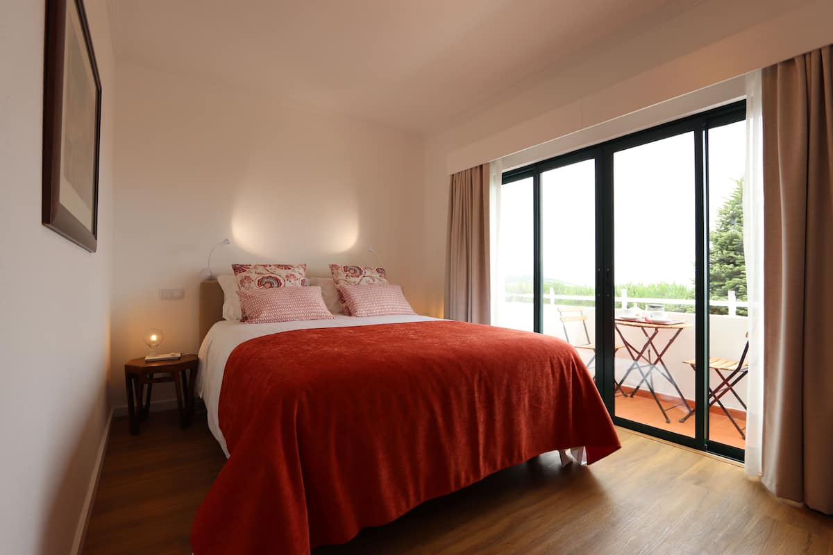 Chambre Deluxe double ou avec lits jumeaux | Couette en duvet, lit avec matelas Select Comfort
