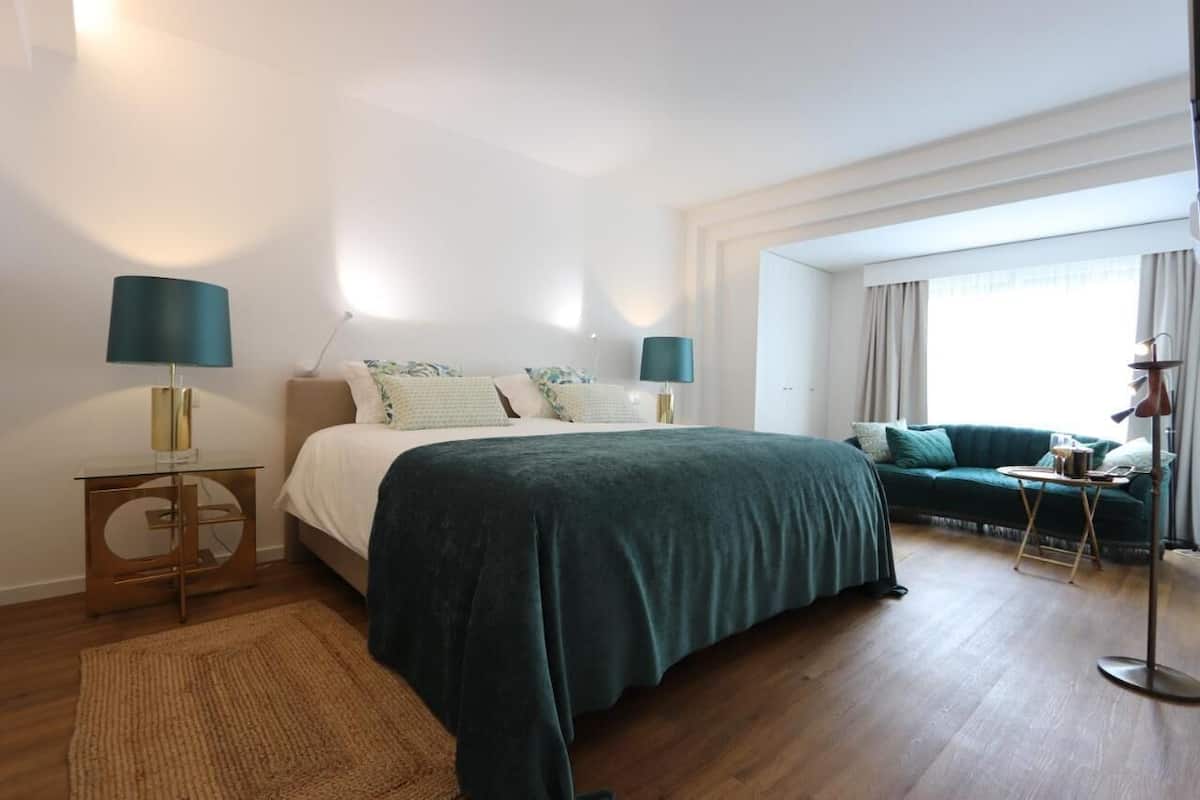 Studio Prestige | Couette en duvet, lit avec matelas Select Comfort