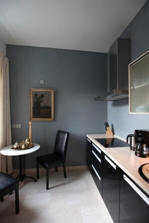 Fridge, oven, stovetop, coffee/tea maker - Apartmenthaus Saxonia (Bad Schandau)