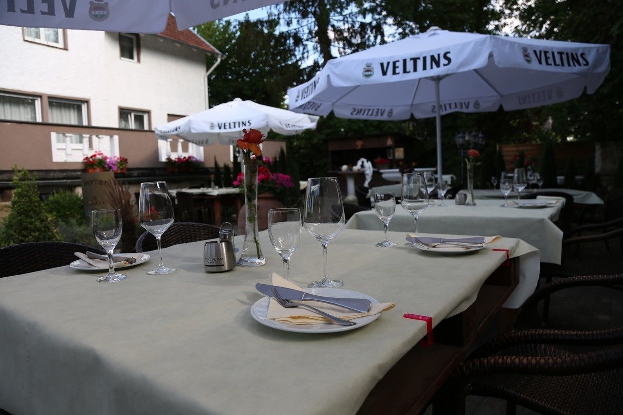 breakfast, lunch, dinner served; italian cuisine