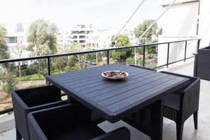 Outdoor dining - Deluxe 2 bdrm apartment in Voula (Voula)