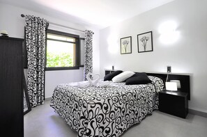 3 bedrooms, iron/ironing board, WiFi, bed sheets - Villa CA NA CARMEN with garden, private pool in Crestatx and very close to POLLENÇA. Quiet zone. - Free Wifi (Sa Pobla)