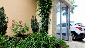 Property grounds - Apartments Bracanovic (Becici)