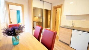 Private kitchenette - Apartments Bracanovic (Becici)