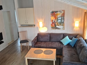 Fernseher, Kamin, Stereoanlage