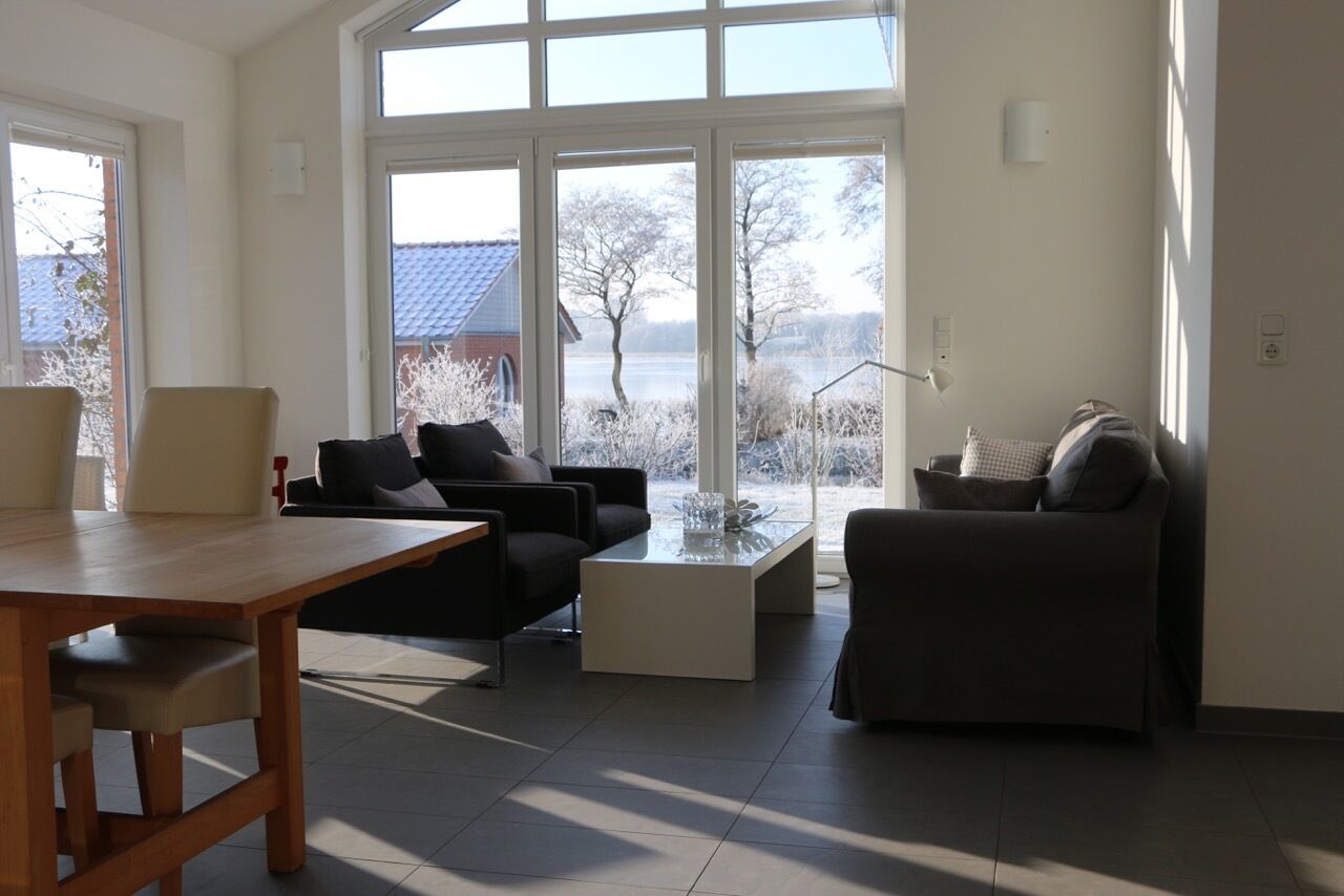 Fernseher, Kamin, Stereoanlage