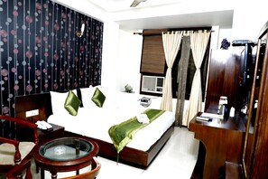 Super Deluxe AC | Iron/ironing board, free WiFi, wheelchair access