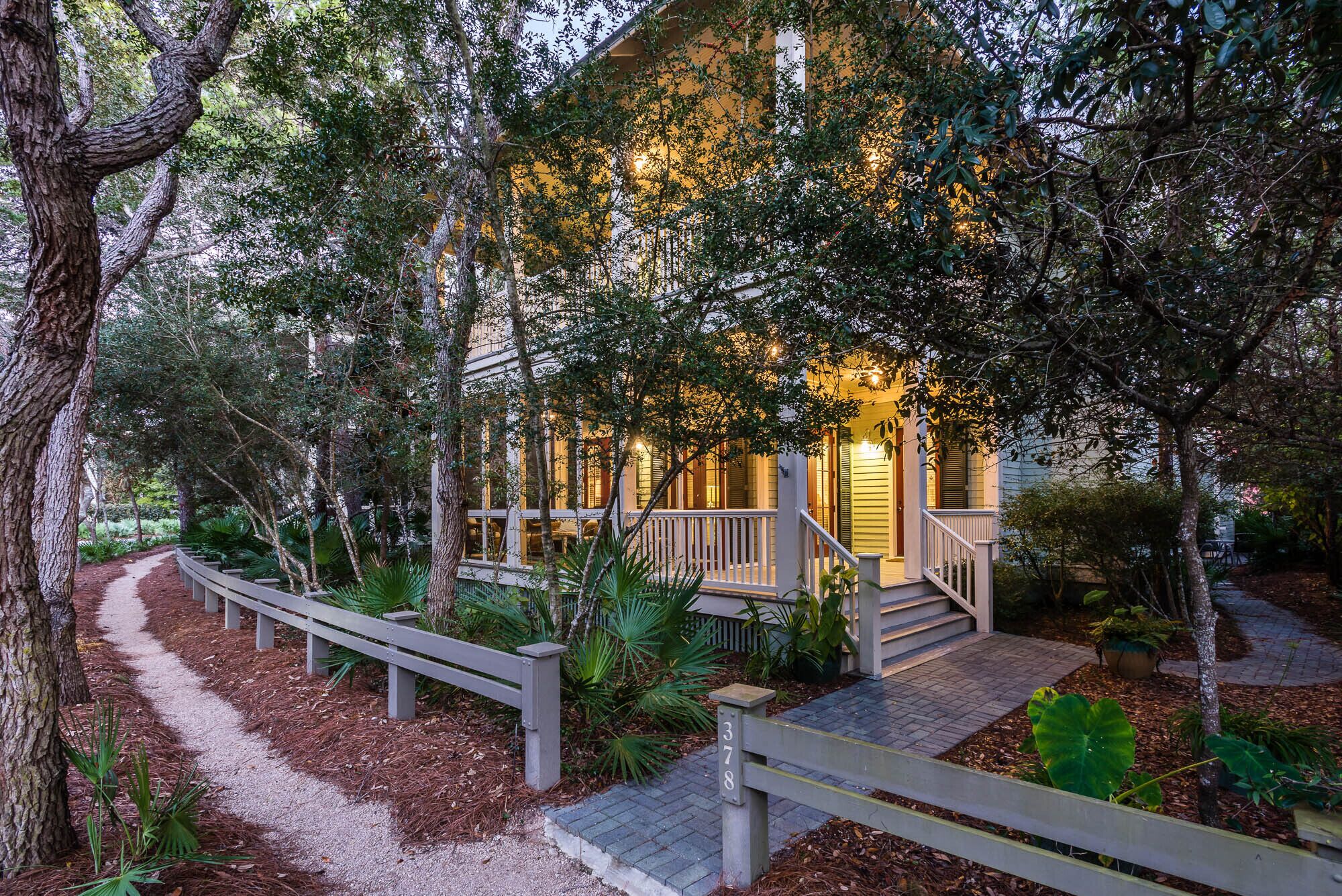 Visit this Fall!  Park District! Bike to Dining, Shopping & Beach Club! Incredible Amenities!