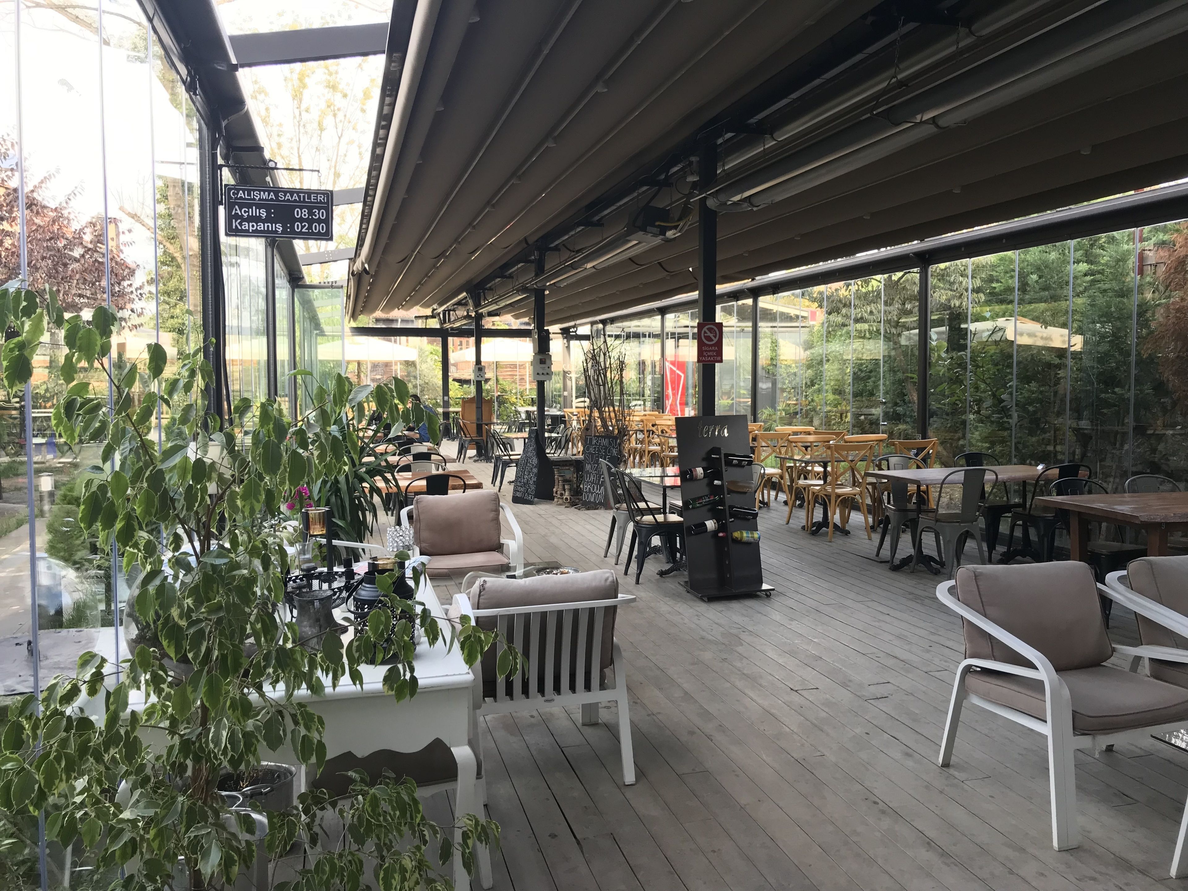 free daily full breakfast