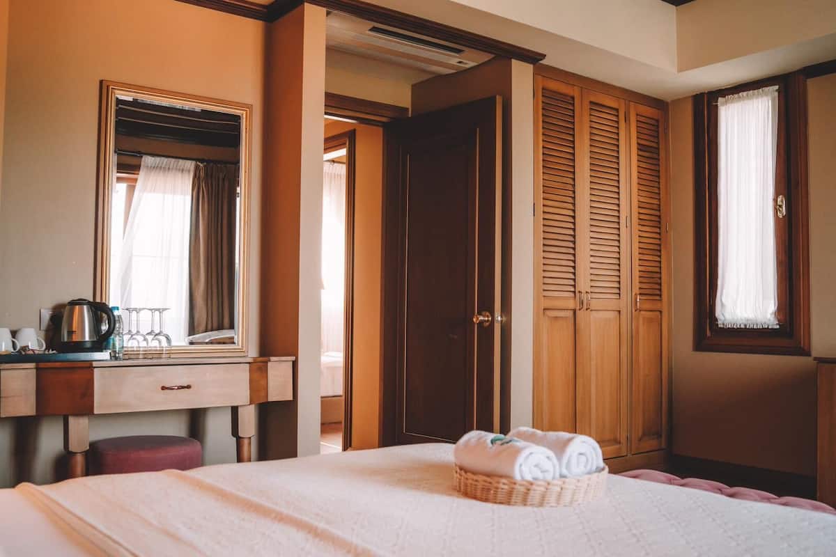 suite | 2 bedrooms, minibar, blackout curtains, free wifi