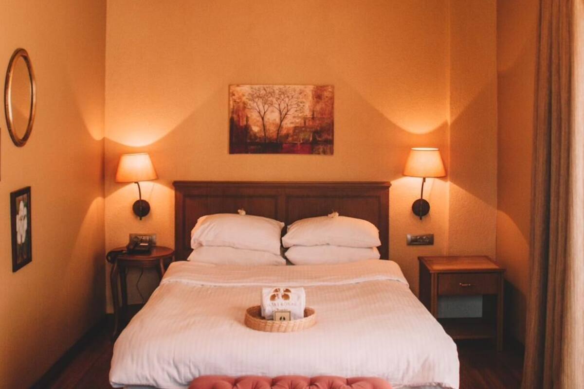 family room | 2 bedrooms, minibar, blackout curtains, free wifi