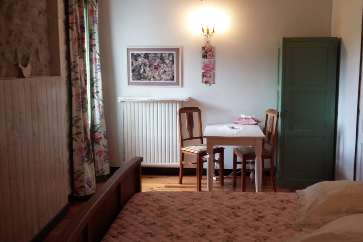 Individually decorated, individually furnished, iron/ironing board