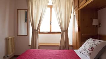 Appartement Confort | 1 chambre, bureau, rideaux occultants, lits bébé (gratuits)