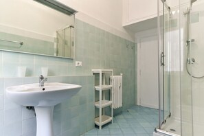 Apartment, 2 Bedrooms | Bathroom | Shower, hair dryer, bidet, towels - Red & White Vatican Apartment (Rome)
