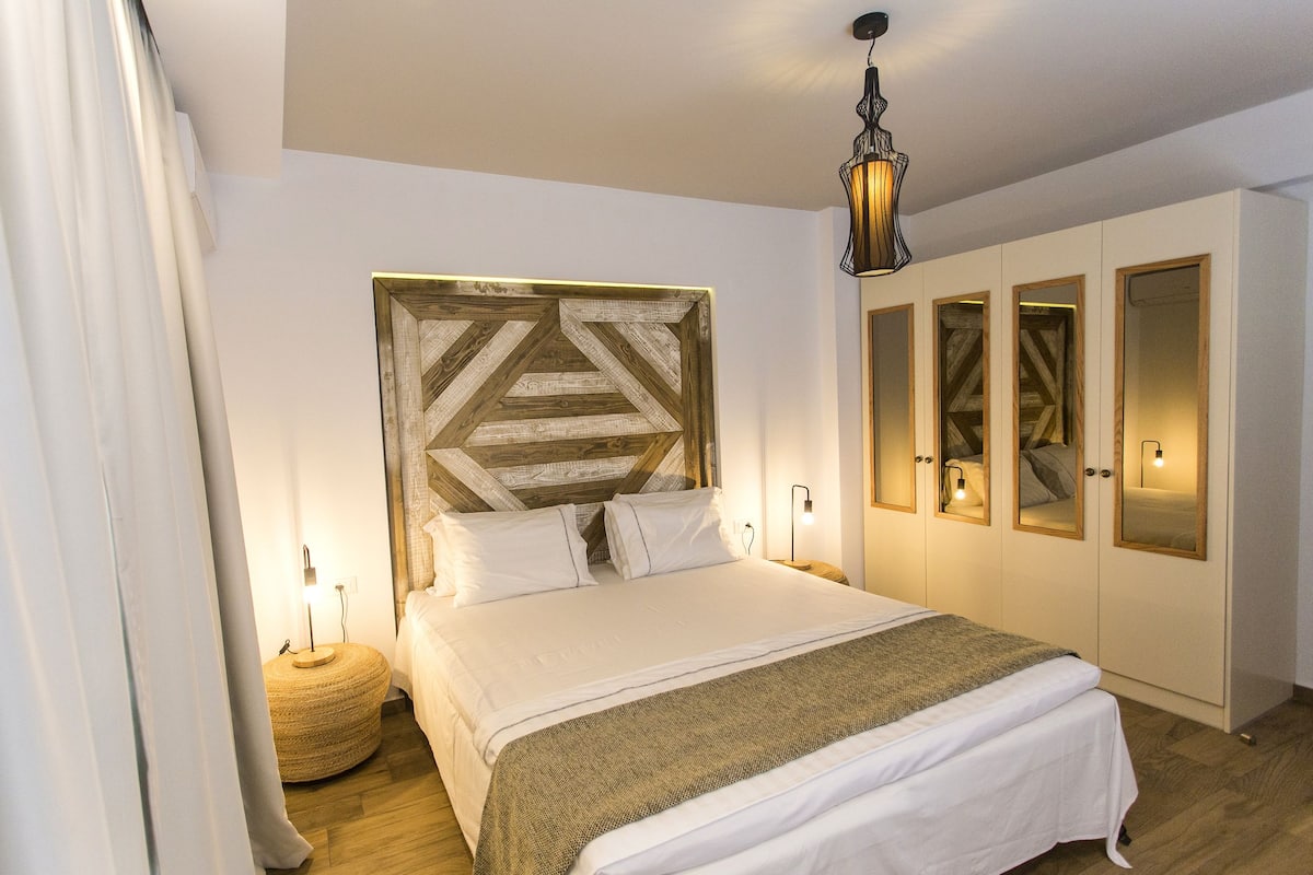 House, Sea View (1 - 4 adults) | 1 bedroom, hypo-allergenic bedding, in-room safe, soundproofing