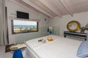 Honeymoon suite (1 - 4 adults) | Hypoallergeen beddengoed, een kluis op de kamer, geluiddichte muren