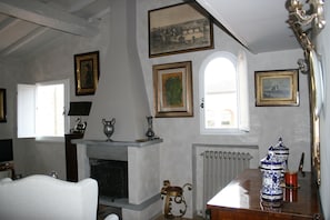 Apartment, 1 Bedroom | Living area