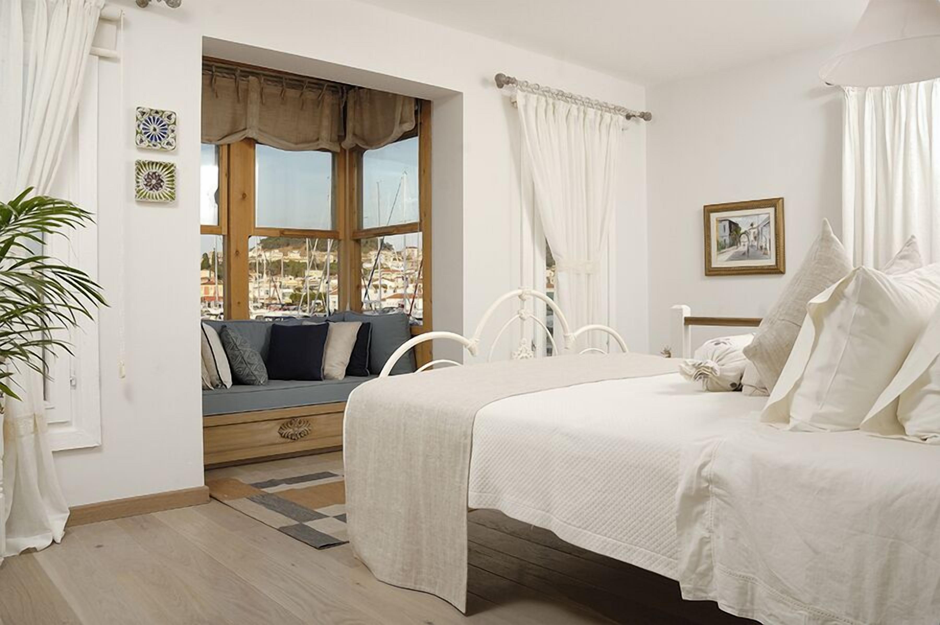 premium suite | in-room safe, soundproofing, free wifi