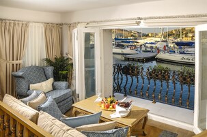 Premium Süit | Oturma alanı | LCD televizyon 