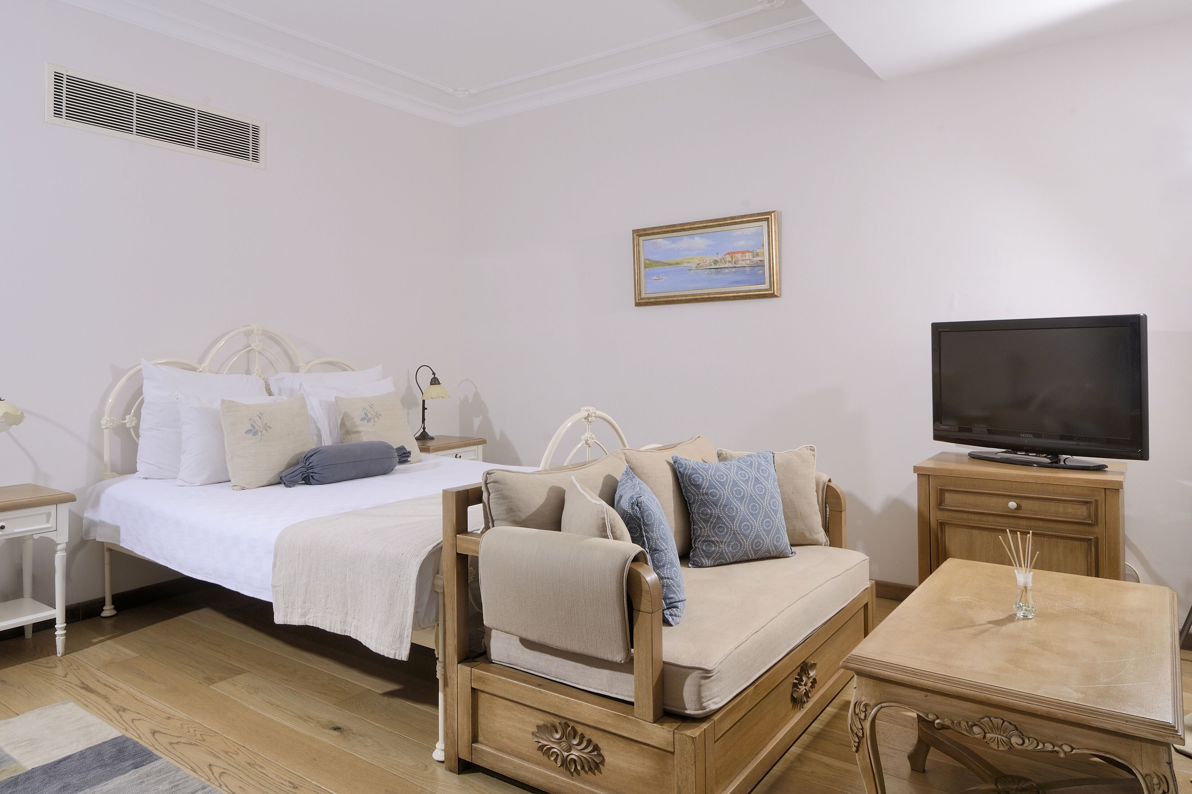 standard room | in-room safe, soundproofing, free wifi