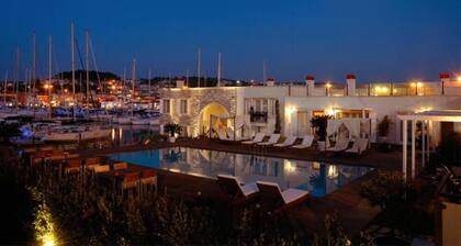 Cesme Marina Konukevi