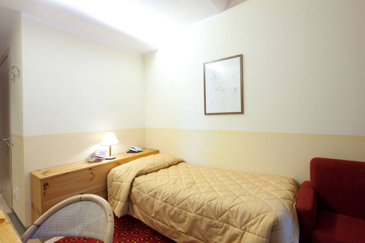 Single Room | In-room safe, desk, cots/infant beds, free WiFi