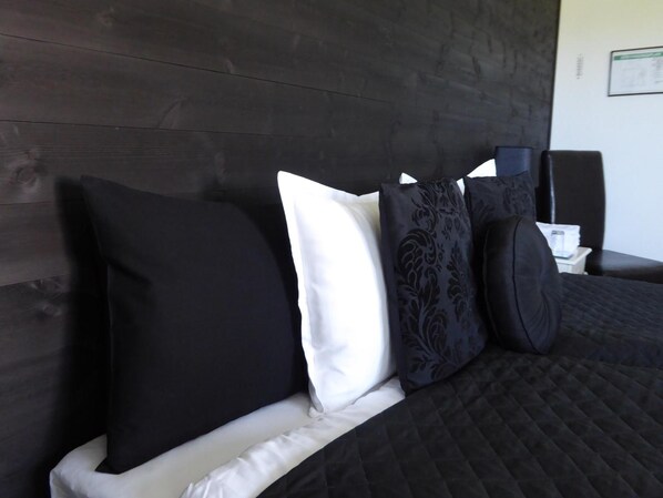 Bureau, Wi-Fi gratuit, draps fournis