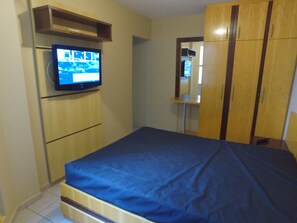 Apartamento básico, várias camas, para não fumantes | 3 quartos, individualmente decorados, individualmente mobiliados