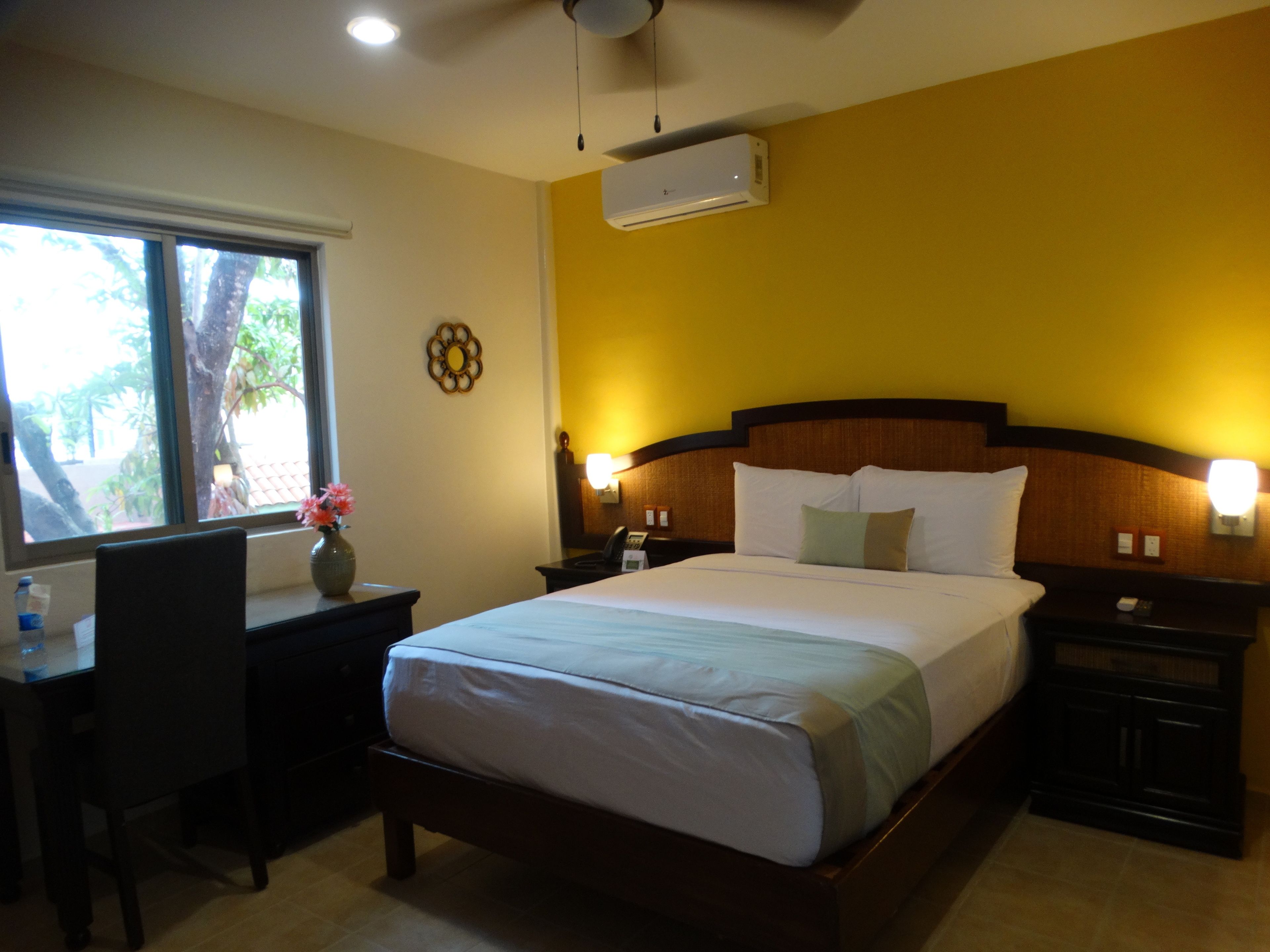 Habitación Queen Doble | Caja de seguridad en la habitación y escritorio 