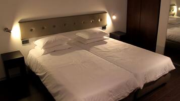 Double Room | 1 bedroom, minibar, in-room safe, desk