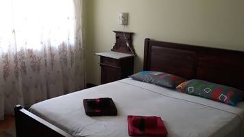 Double Room, Shared Bathroom | 1 bedroom, free WiFi, bed sheets