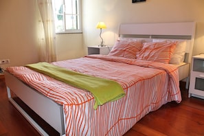 Maison | 4 chambres, coffres-forts dans les chambres, bureau