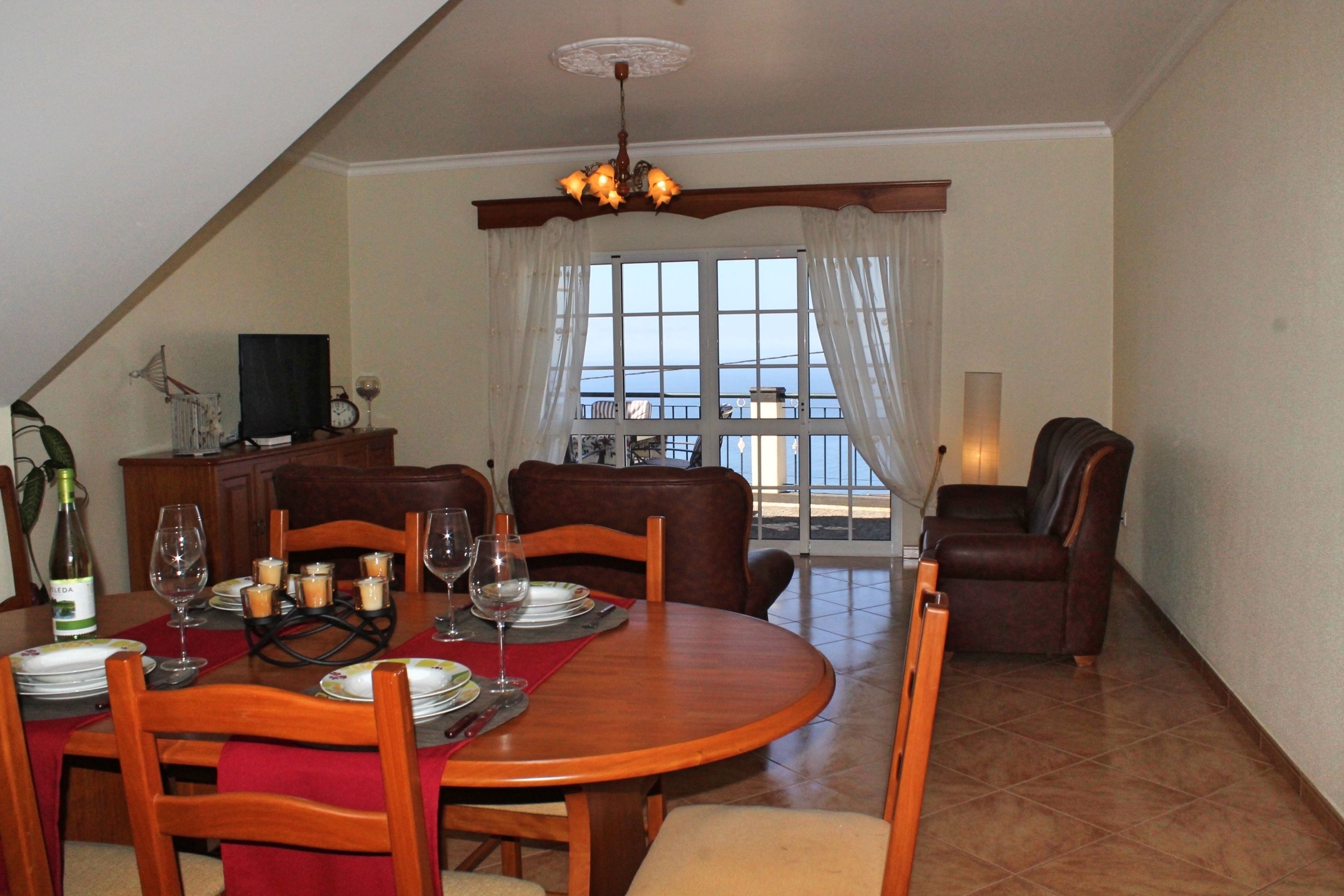 House | Living area | Flat-screen TV, DVD player