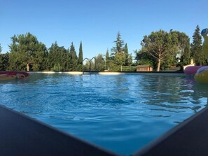 Seasonal outdoor pool, open 9:00 AM to 8:00 PM, pool umbrellas - Agriturismo Podere Casalone (Capraia e Limite)