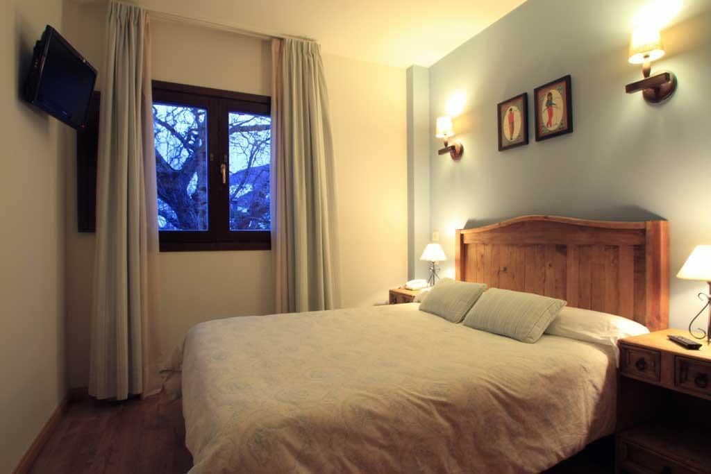 Lägenhet - 2 sovrum | Värdeförvaringsskåp på rummet, gratis wi-fi och sängkläder