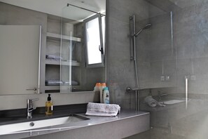 Villa, 3 Bedrooms, Ocean View | Bathroom | Shower, hair dryer, towels - Cliffscape by Our Madeira (Calheta)